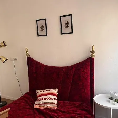 Zentrale Schoene In Der Altstadt Mit Balkon