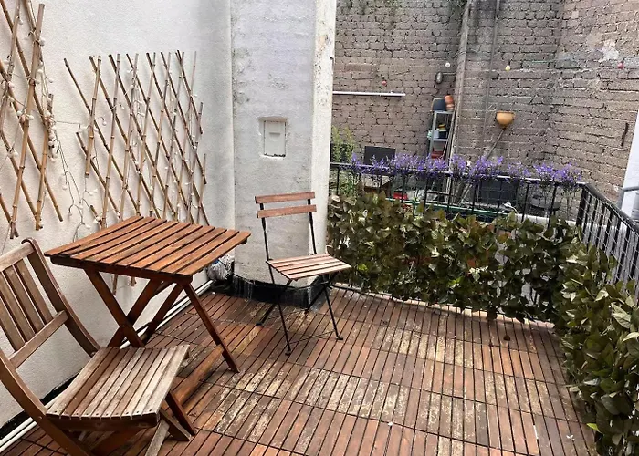 Zentrale Schoene In Der Altstadt Mit Balkon Apartamento