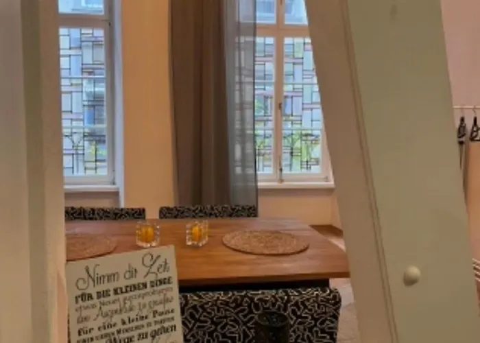 Zentrale Schoene In Der Altstadt Mit Balkon *